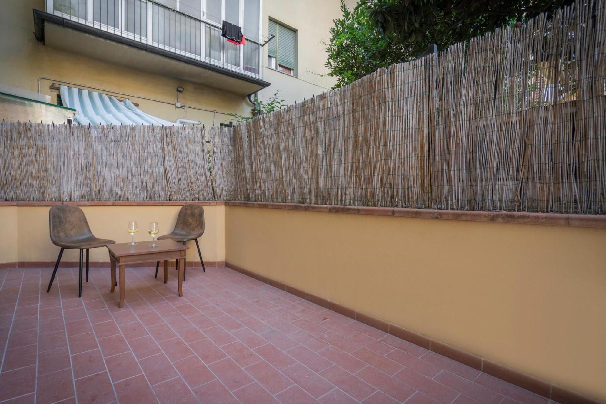 Appartamento Incantevole Con Patio Florença Exterior foto